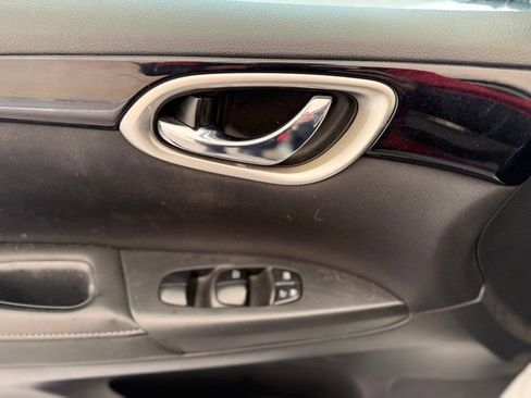 Used 2019 Nissan Sentra SV FWD image 12