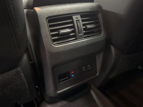 Used 2022 Nissan Rogue SL w/ SL Premium Package image 23