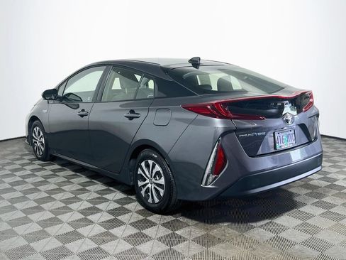 Certified 2021 Toyota Prius Prime LE w/ Carpet Mat Package (TMS) FWD image 5