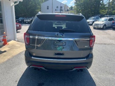 Used 2018 Ford Explorer Platinum image 6