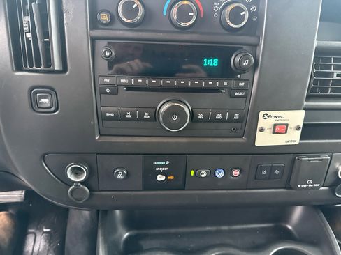 Used 2021 Chevrolet Express 3500 w/ Driver Convenience Package image 20