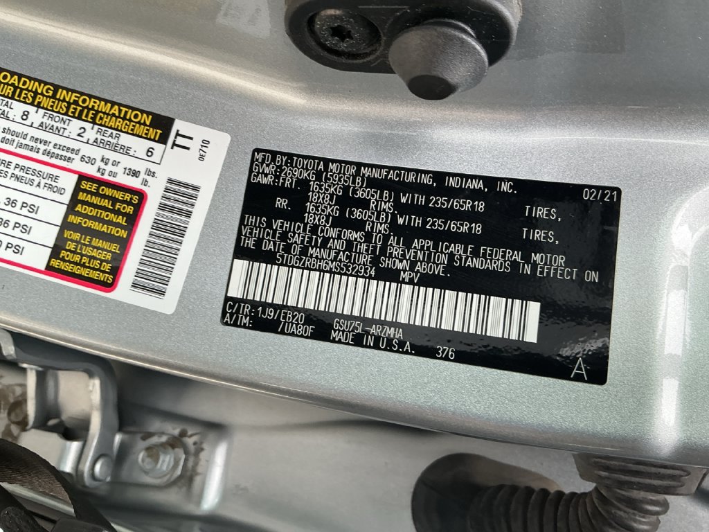 Used 2021 Toyota Highlander XLE AWD/4WD image 25