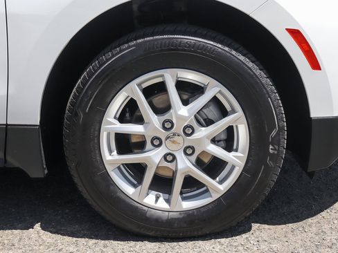 Used 2024 Chevrolet Equinox LS image 41