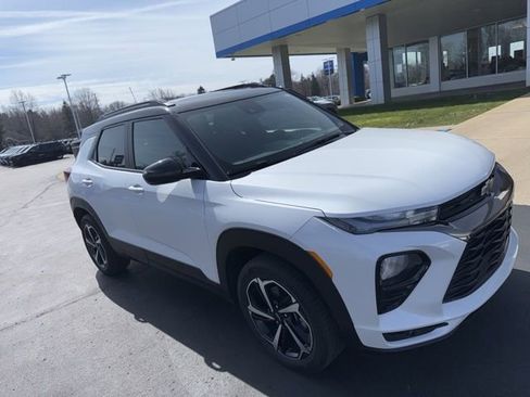 Used 2023 Chevrolet TrailBlazer RS w/ Sun and Liftgate Package image 4