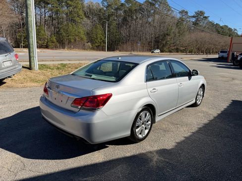 Used 2011 Toyota Avalon image 4