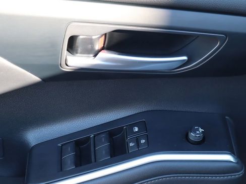 Certified 2024 Toyota Highlander XSE image 23