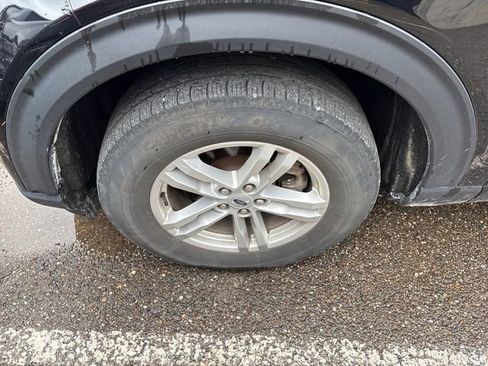 Used 2023 Ford Explorer XLT w/ Equipment Group 202A AWD/4WD image 6