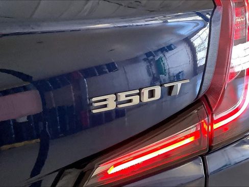 Used 2020 Cadillac XT4 Sport w/ Cold Weather Package FWD image 9
