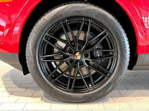 New 2026 Porsche Cayenne Coupe AWD/4WD image 11
