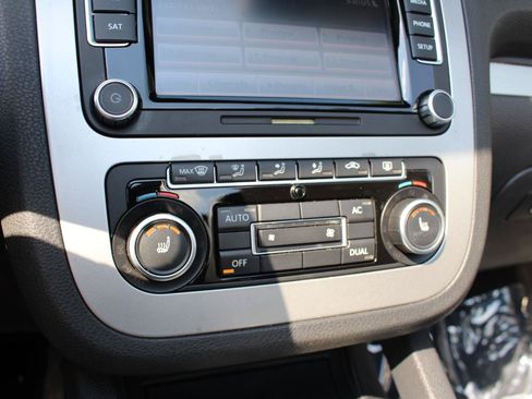 Used 2012 Volkswagen Eos Komfort FWD image 32