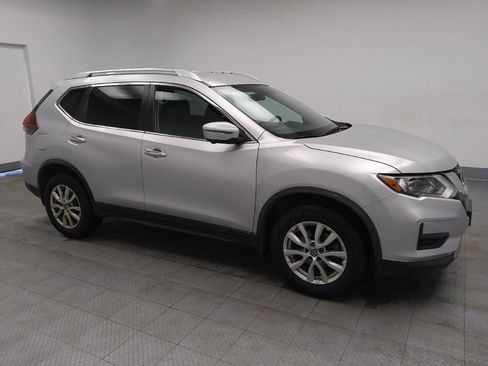 Used 2018 Nissan Rogue SV w/ Premium Package image 11