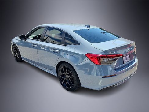 Used 2023 Honda Civic Sport image 4