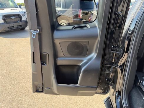 Used 2022 Toyota Tacoma SR5 w/ SR5 Appearance Package (SM) AWD/4WD image 19