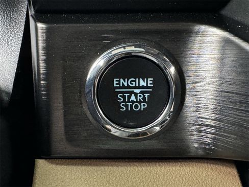 Used 2023 Ford F350 Lariat w/ Chrome Package image 20