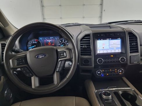 Used 2019 Ford Expedition Max XLT w/ Equipment Group 202A AWD/4WD image 13