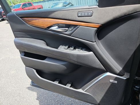 Used 2020 Cadillac Escalade ESV Luxury AWD/4WD image 11