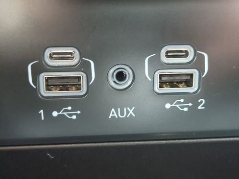 Used 2023 Jeep Grand Cherokee Laredo X image 23