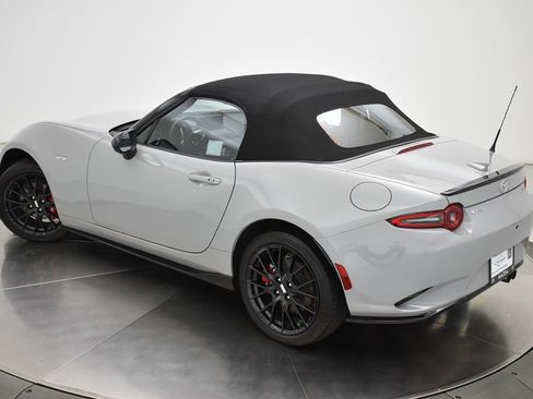 Certified 2025 MAZDA MX-5 Miata Club w/ Brembo/BBS Recaro Package RWD image 8