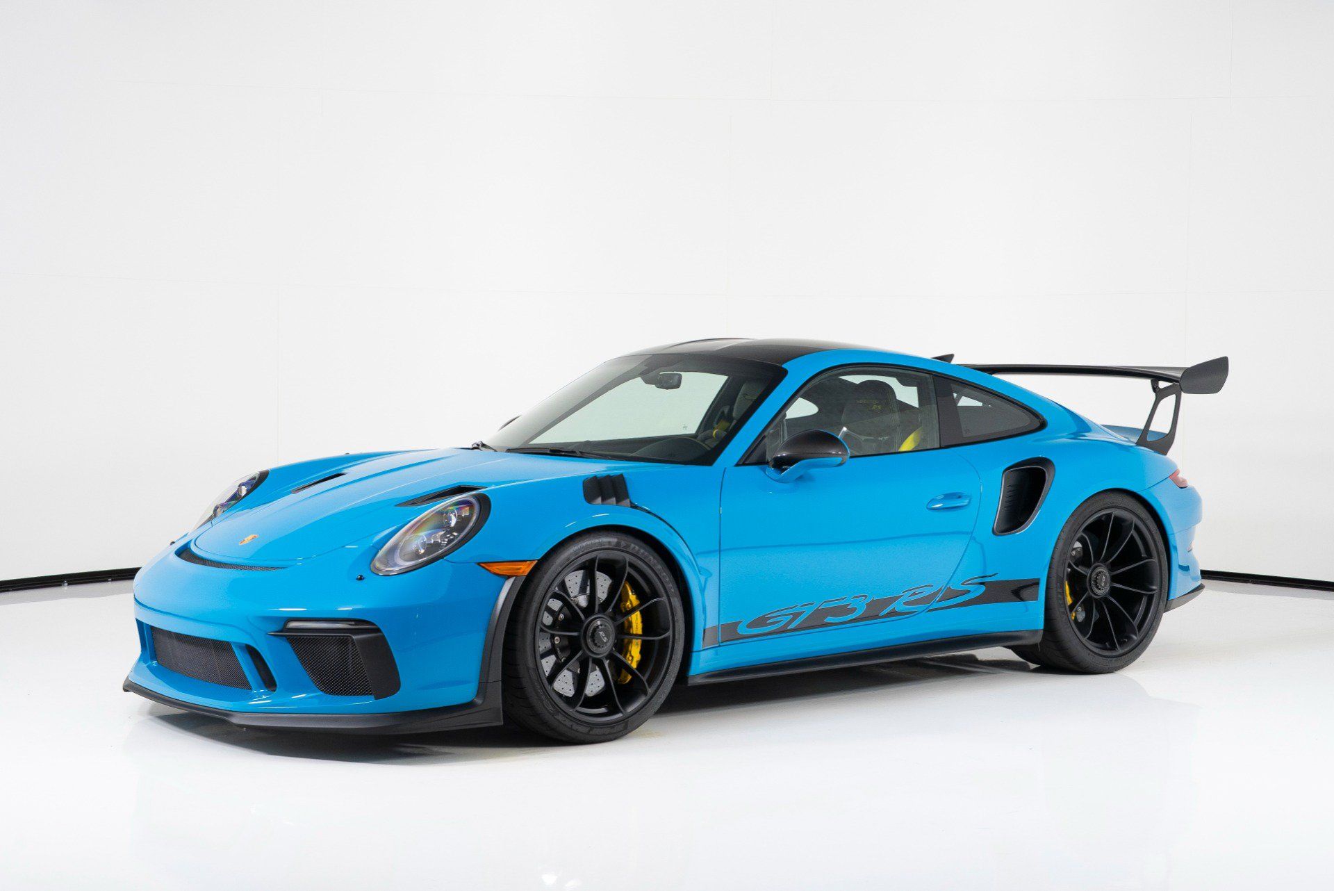 Used 2019 Porsche 911 GT3 RS RWD image 3