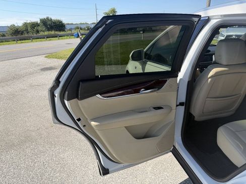 Used 2018 Cadillac XT5 Luxury w/ Driver Awareness Package AWD/4WD image 22