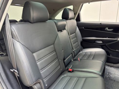 Used 2019 Kia Sorento SX w/ SX Touring Package AWD/4WD image 39