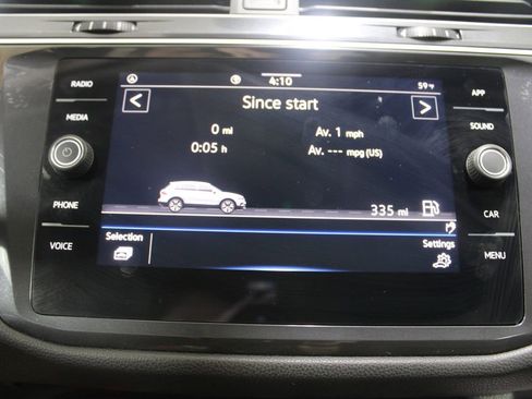 Used 2024 Volkswagen Tiguan SE image 49