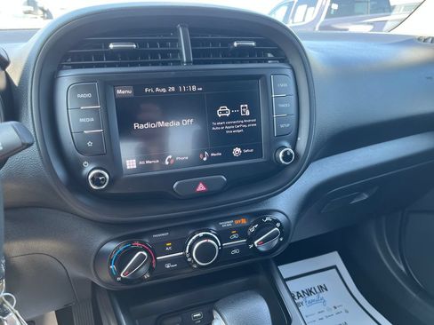 Used 2025 Kia Soul LX w/ LX Technology Package FWD image 17