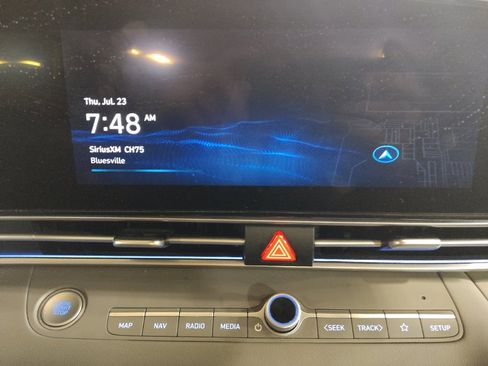 Used 2025 Hyundai Elantra SEL FWD image 25