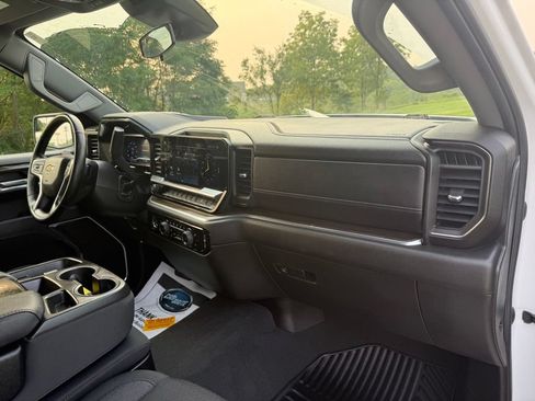Used 2024 Chevrolet Silverado 1500 LT AWD/4WD image 25
