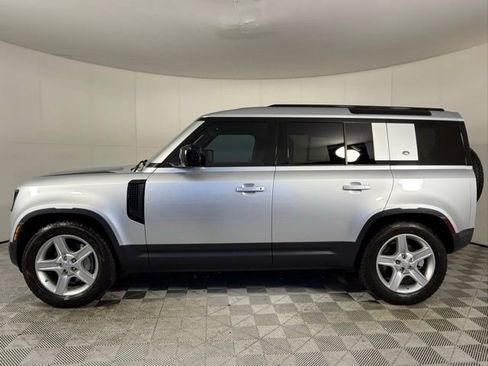 Used 2020 Land Rover Defender 110 SE image 3