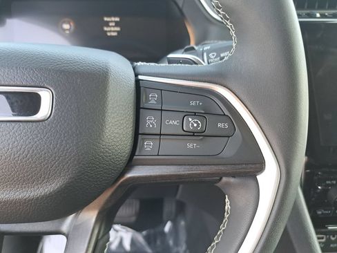 Certified 2023 Jeep Grand Cherokee L Limited AWD/4WD image 20