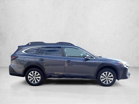 Used 2023 Subaru Outback Premium AWD/4WD image 5