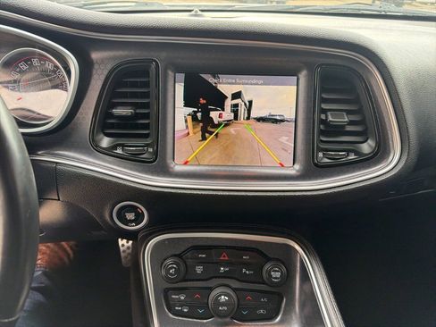 Used 2016 Dodge Challenger SXT Plus image 10