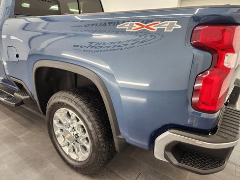 Used 2024 Chevrolet Silverado 2500 LTZ w/ LTZ Premium Package image 35