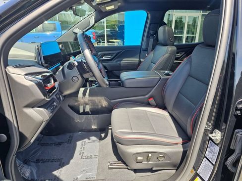 Used 2025 Chevrolet Silverado EV RST AWD/4WD image 21