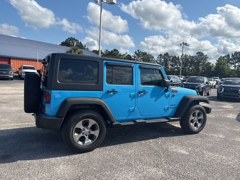 Used 2017 Jeep Wrangler Unlimited Sport w/ Connectivity Group AWD/4WD image 3