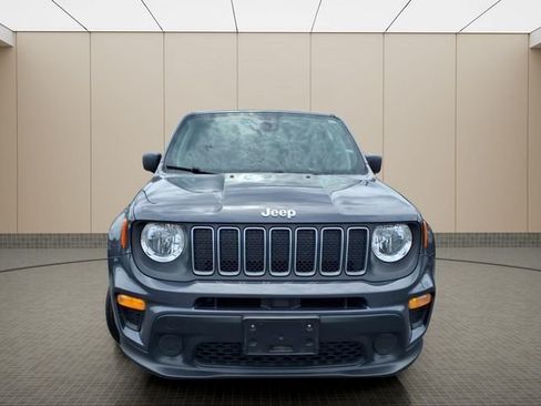 Used 2023 Jeep Renegade Latitude AWD/4WD image 4