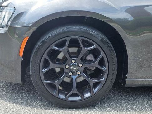 Used 2019 Chrysler 300 Touring w/ Sport Appearance Package RWD image 16