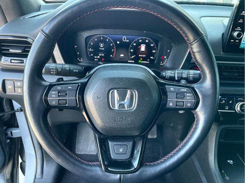 Certified 2025 Honda Pilot Black Edition image 13