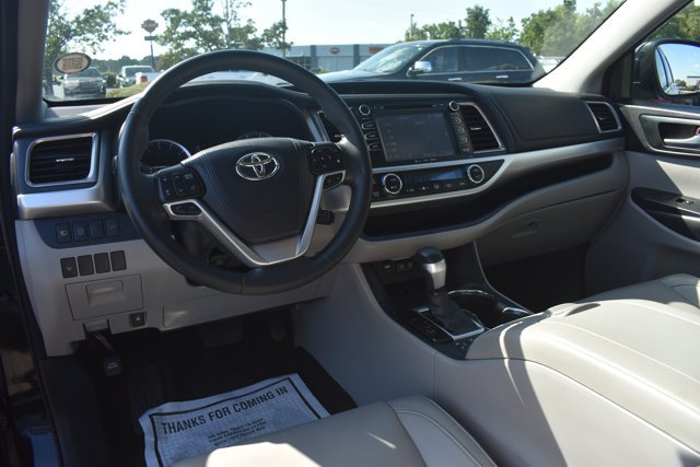 Used 2018 Toyota Highlander XLE FWD image 21