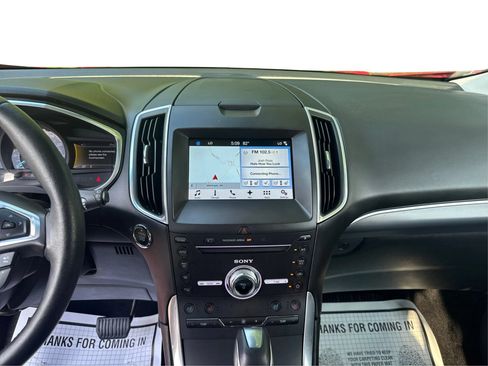 Used 2017 Ford Edge Titanium w/ Equipment Group 302A AWD/4WD image 17
