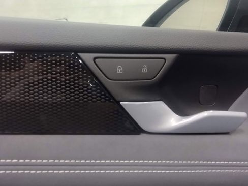 New 2026 Volkswagen Tiguan SE image 19