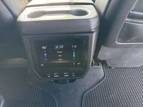 Used 2025 GMC Yukon Denali Ultimate AWD/4WD image 11