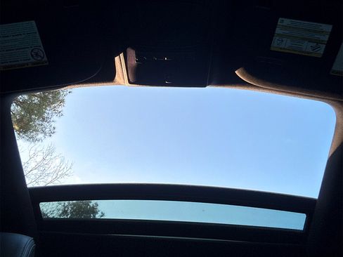 Used 2022 Ford F250 Platinum w/ FX4 Off-Road Package image 25