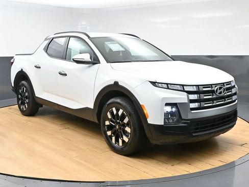 Used 2025 Hyundai Santa Cruz SEL FWD image 3
