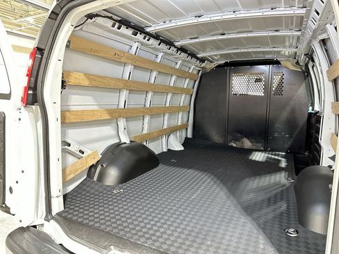 Used 2024 GMC Savana 2500 w/ Driver Convenience Package image 22