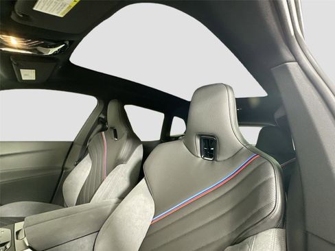 New 2026 BMW iX xDrive60 w/ M Sport Package AWD/4WD image 23