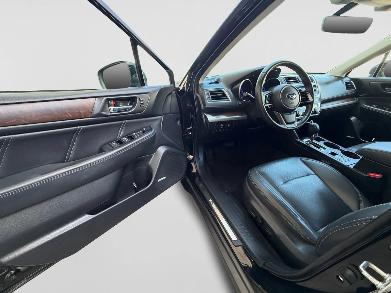 Used 2019 Subaru Outback 2.5i Limited AWD/4WD image 11