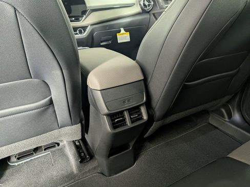 New 2026 Chevrolet Equinox LT w/ Convenience Package II image 34