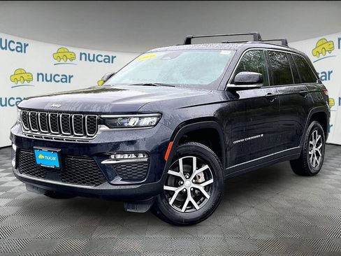 Used 2024 Jeep Grand Cherokee Limited w/ Trailer Tow Package AWD/4WD image 3